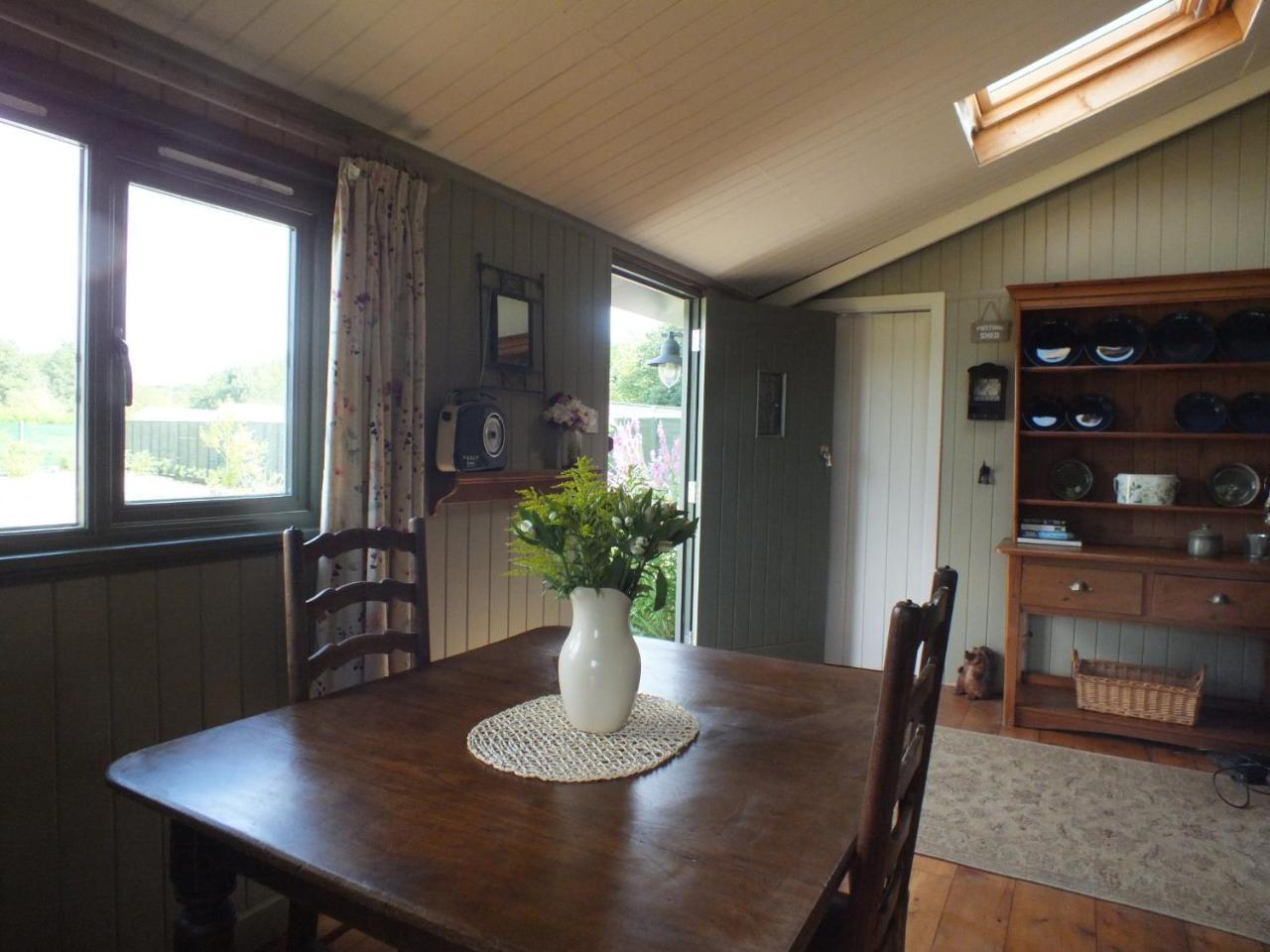 The Potting Shed And The Garden Shed Self Catering Villa Carmarthen Kültér fotó